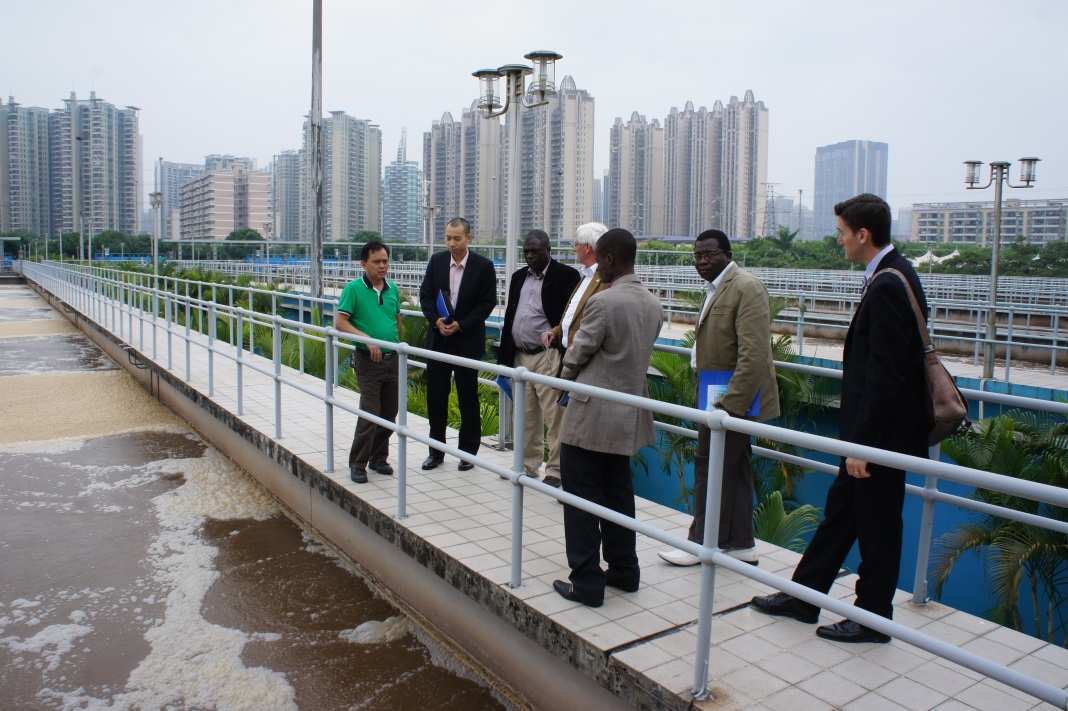 Delegates visit a sewage treatment plant in Haizhu District.