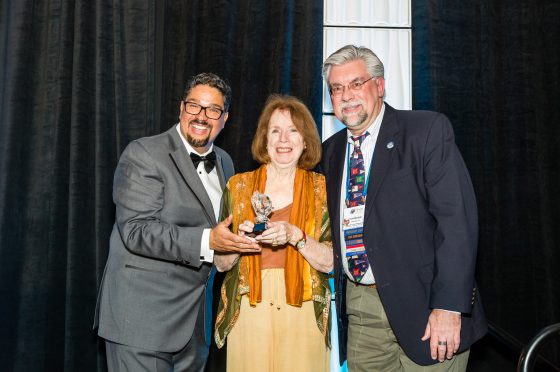Kathleen Roche-Tansey Receives Ruth Hashimoto Award